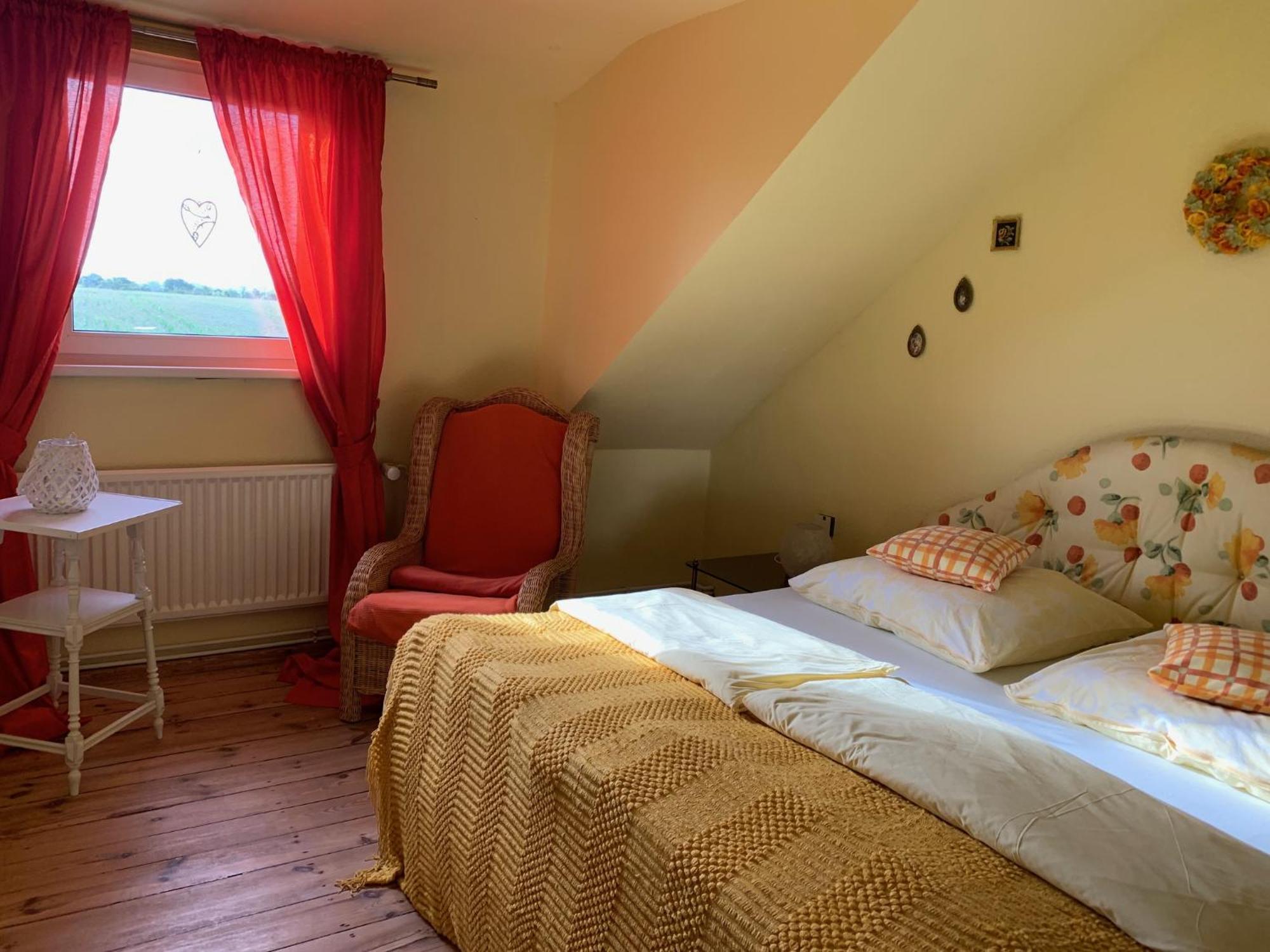 Vierseitenhof Hasenfelde - Ferienwohnung Feldblick Steinhofel Bagian luar foto